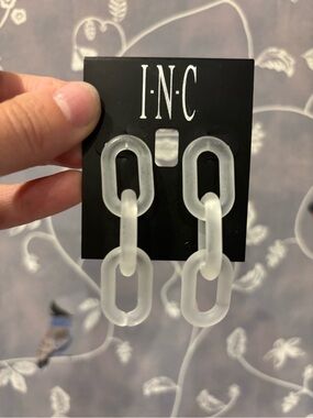 NWT INC frosted acrylic chunky chain-link drop earrings